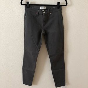 Henry & Belle Super Skinny Ankle Jean in Grey Wash